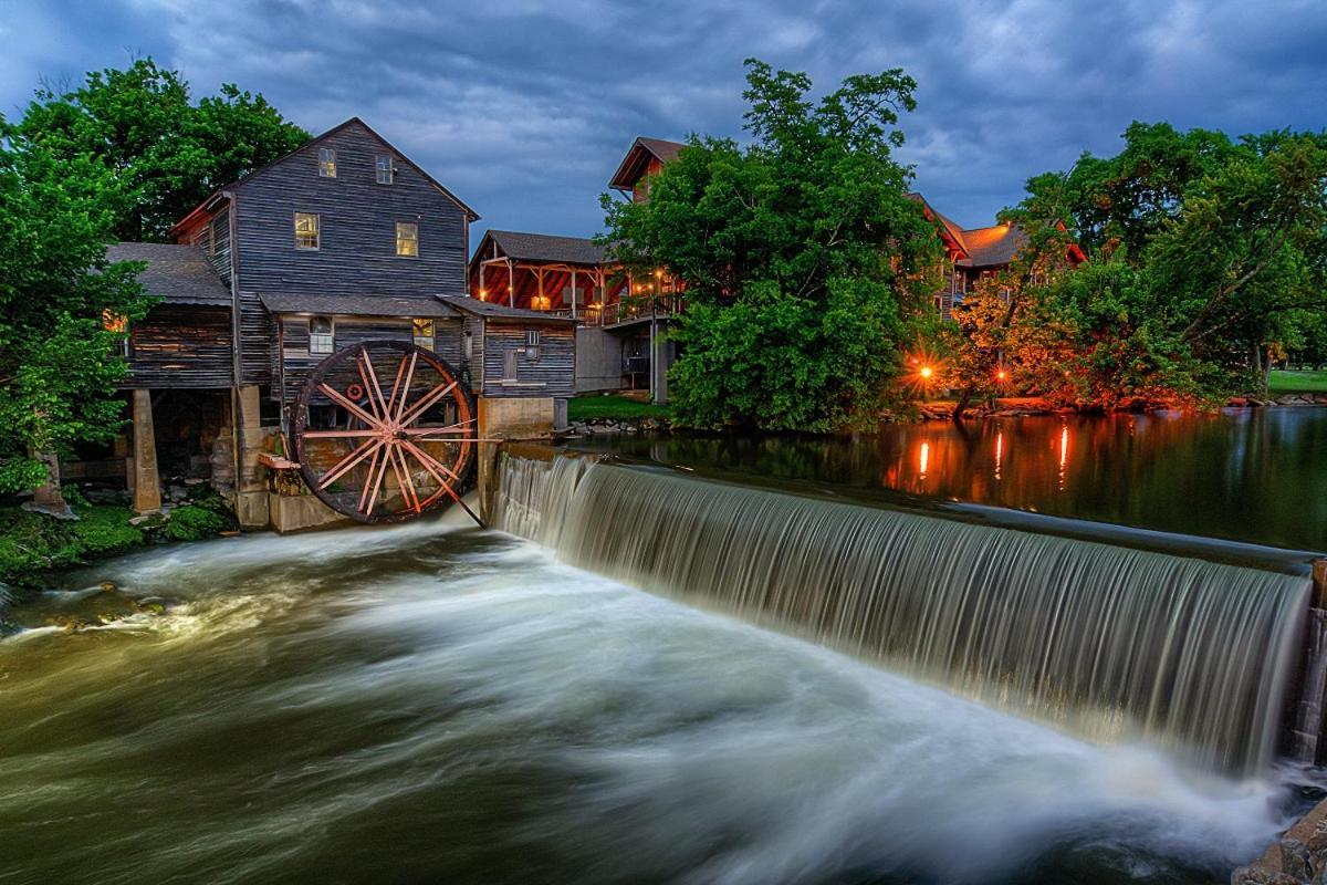 Whispering Winds, Hot Tub, Game Room, Wifi, 1089 Free Tickets Each Paid Day, Dollywood And More Гатлінбург Екстер'єр фото