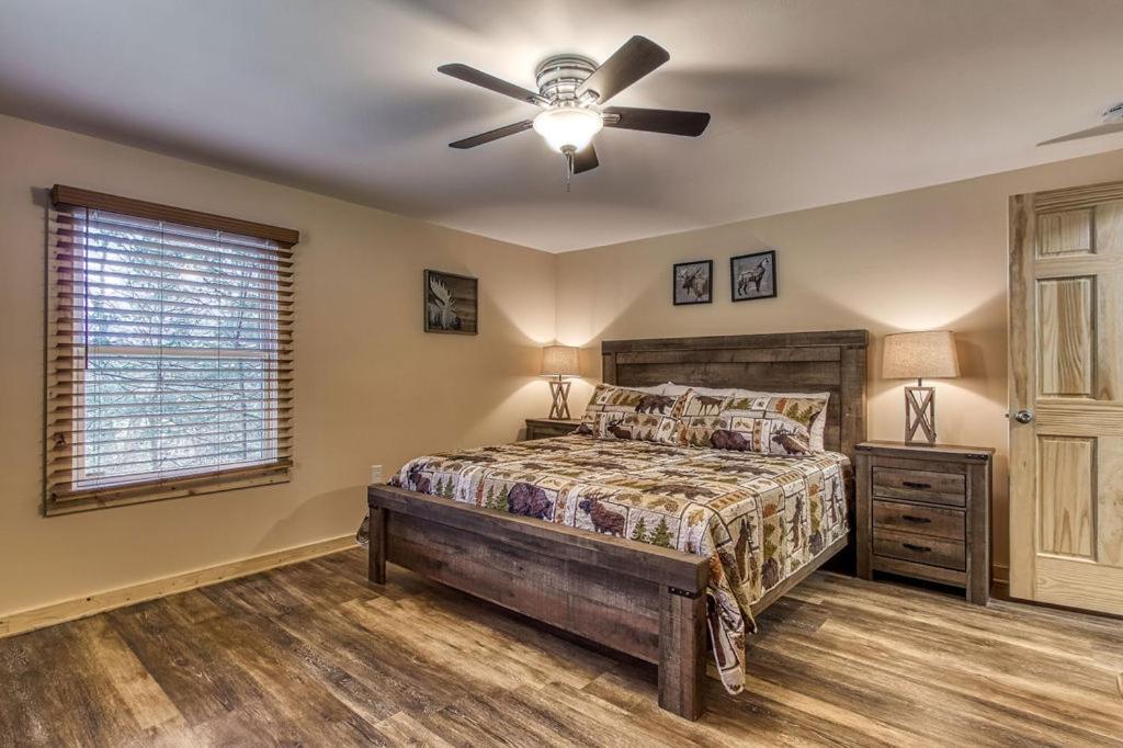 Whispering Winds, Hot Tub, Game Room, Wifi, 1089 Free Tickets Each Paid Day, Dollywood And More Гатлінбург Екстер'єр фото