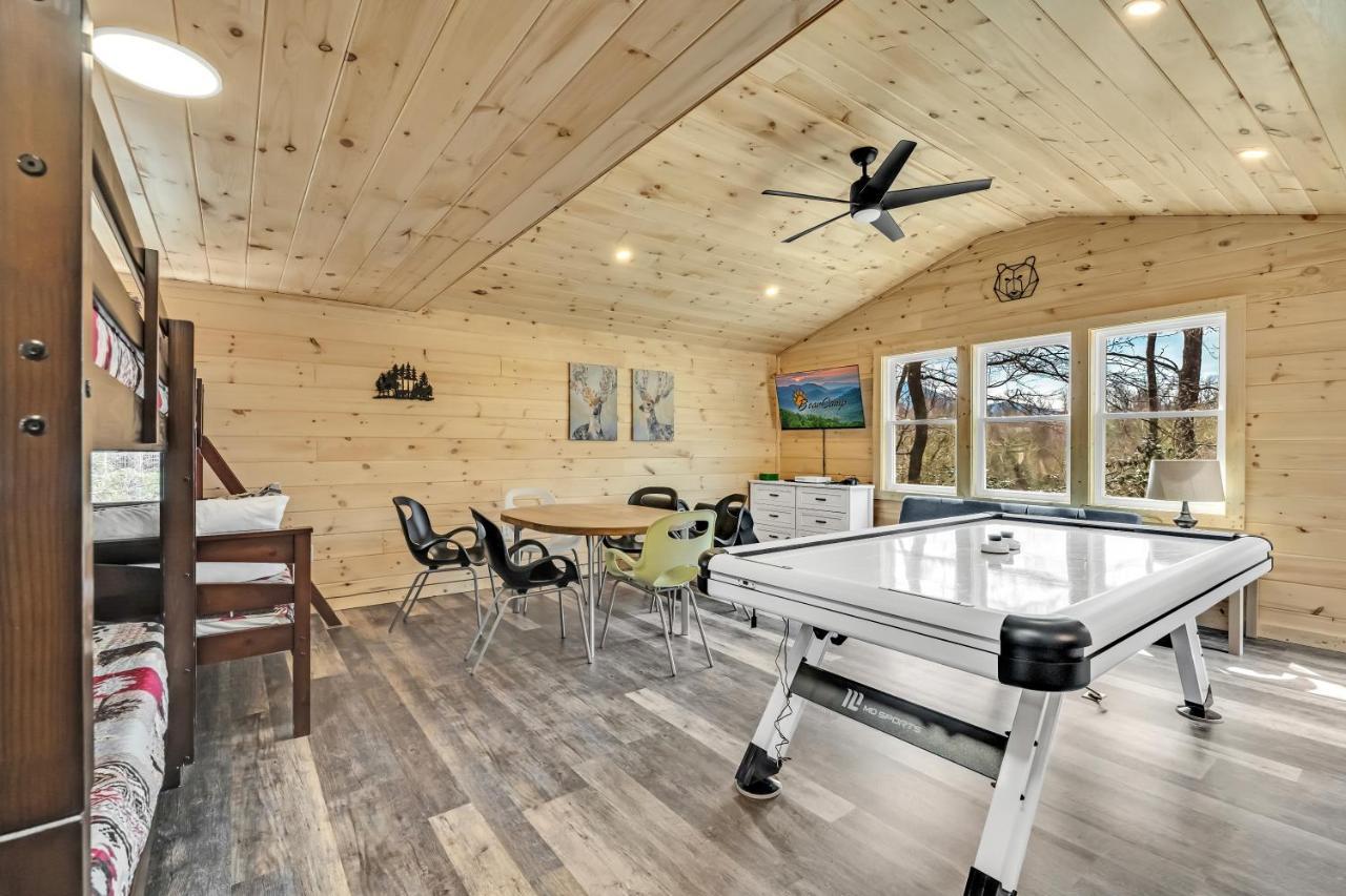 Whispering Winds, Hot Tub, Game Room, Wifi, 1089 Free Tickets Each Paid Day, Dollywood And More Гатлінбург Екстер'єр фото