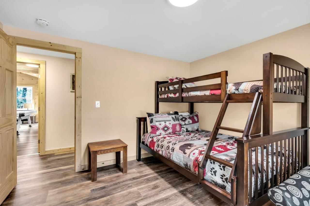 Whispering Winds, Hot Tub, Game Room, Wifi, 1089 Free Tickets Each Paid Day, Dollywood And More Гатлінбург Екстер'єр фото