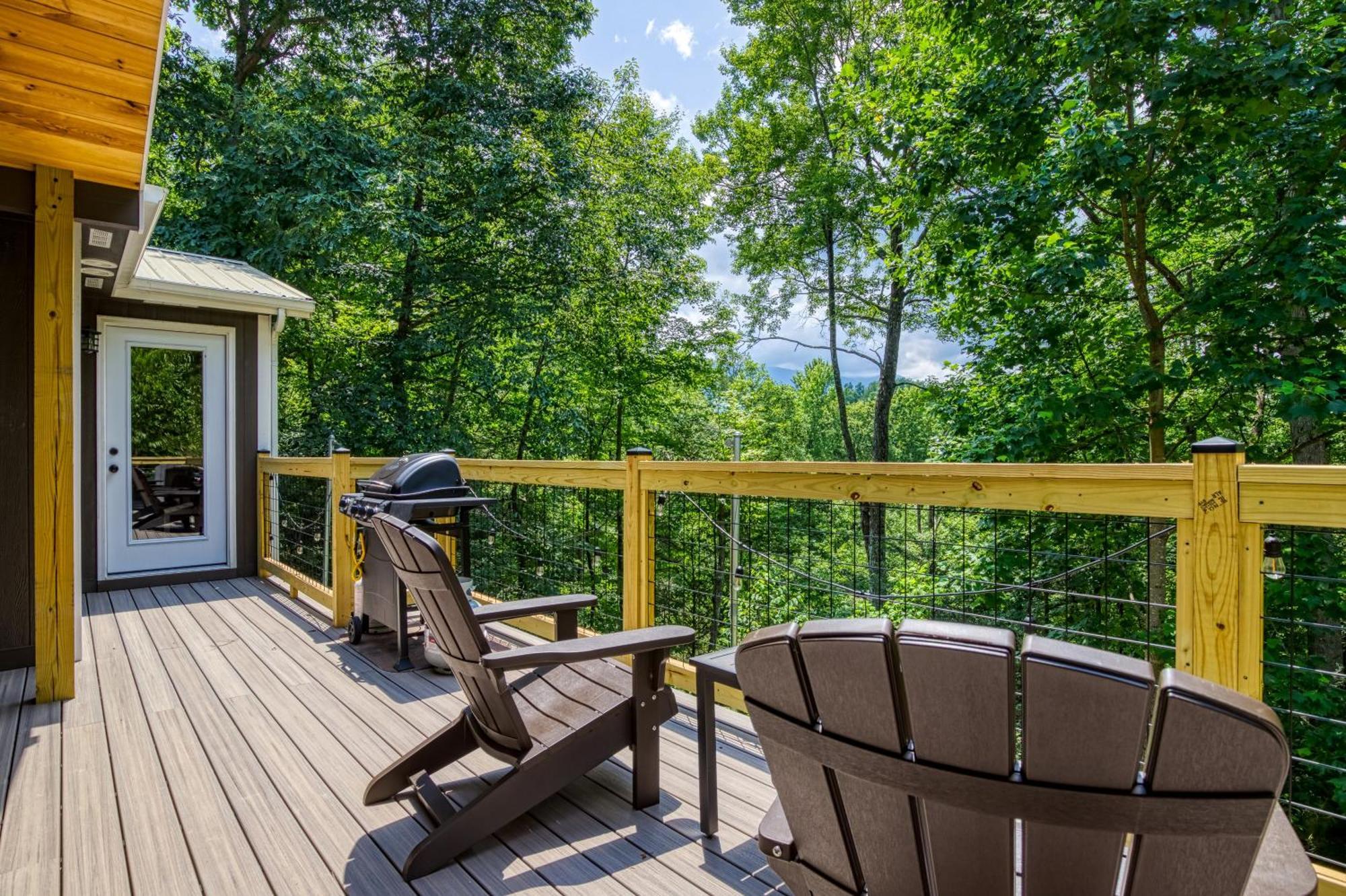 Whispering Winds, Hot Tub, Game Room, Wifi, 1089 Free Tickets Each Paid Day, Dollywood And More Гатлінбург Екстер'єр фото