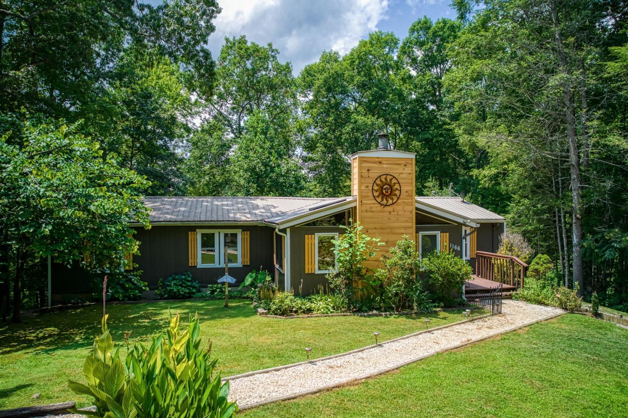Whispering Winds, Hot Tub, Game Room, Wifi, 1089 Free Tickets Each Paid Day, Dollywood And More Гатлінбург Екстер'єр фото