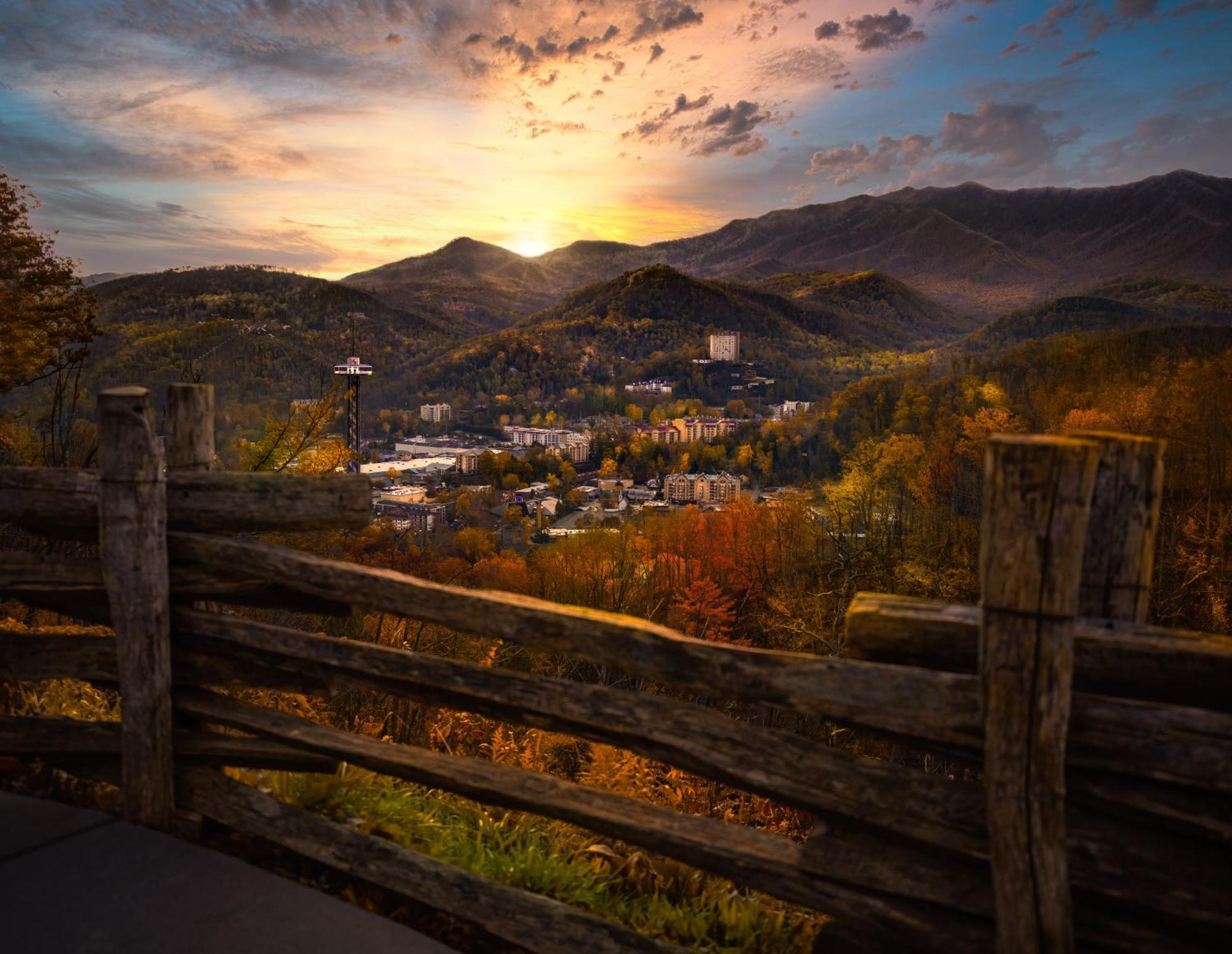 Whispering Winds, Hot Tub, Game Room, Wifi, 1089 Free Tickets Each Paid Day, Dollywood And More Гатлінбург Екстер'єр фото